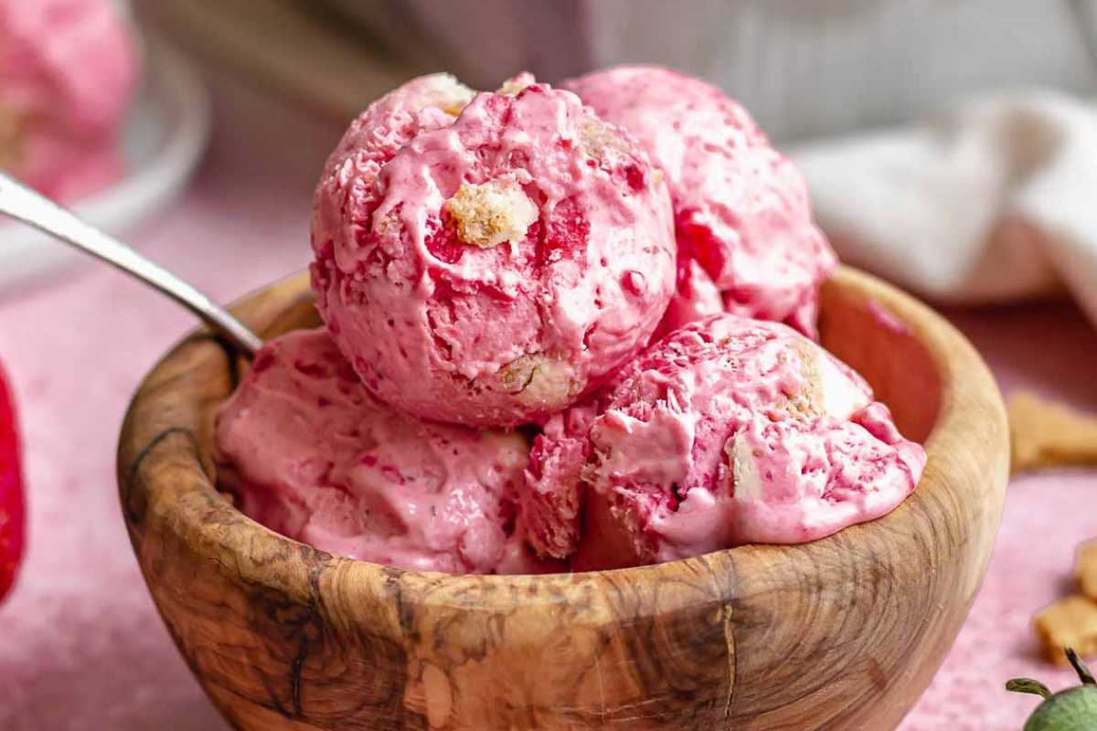 No Churn Strawberry Ice Cream.