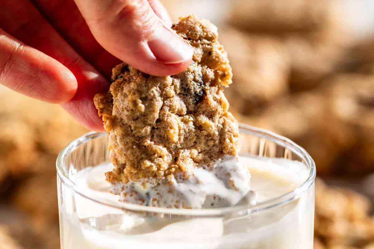 Oat Flour Oatmeal Raisin Cookies. 