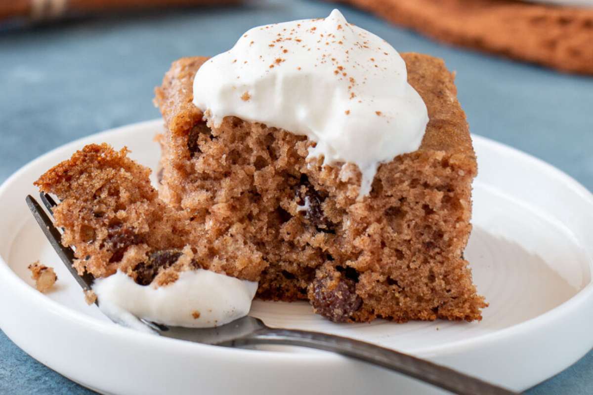 Old-Fashioned Applesauce Cake. 