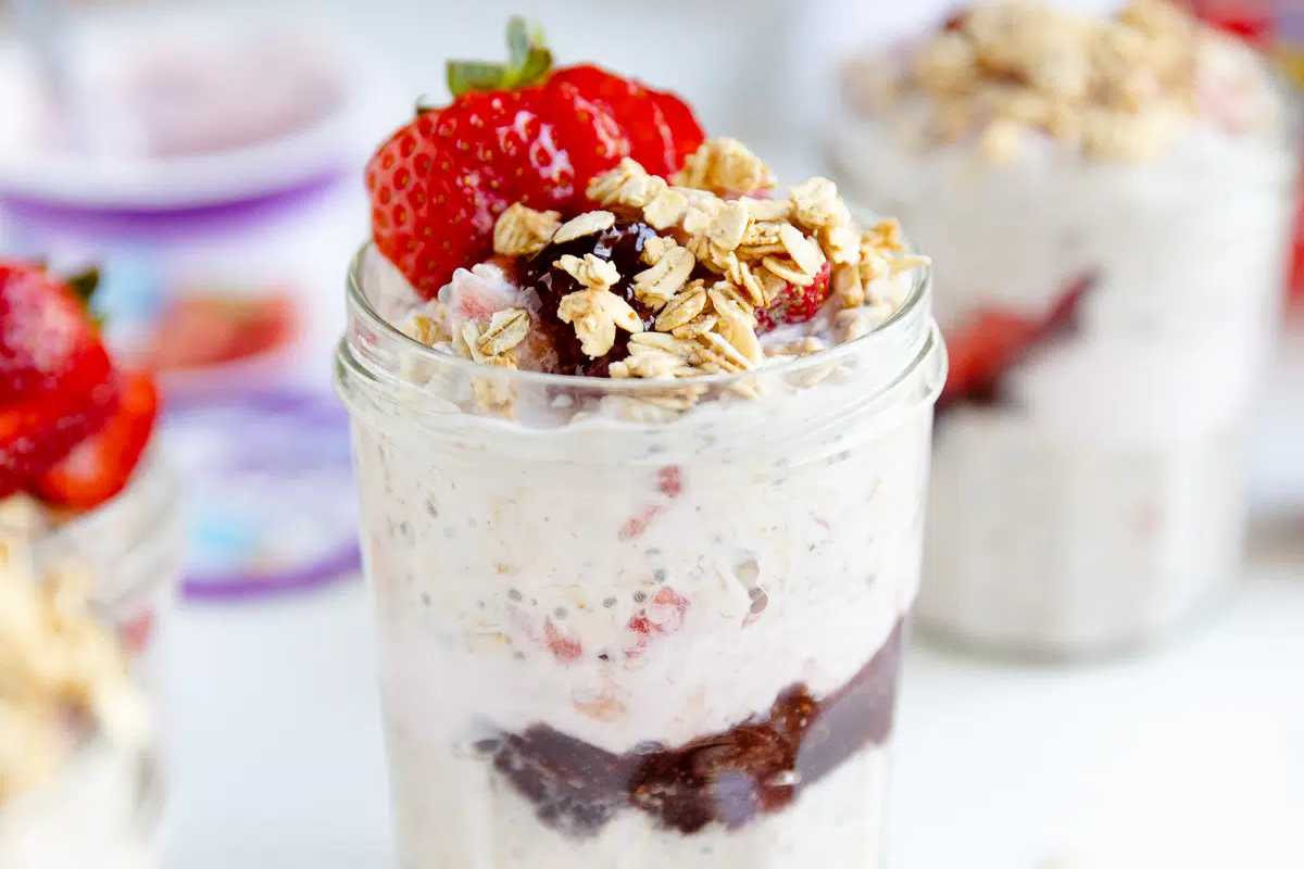 Overnight Oats With Yogurt. 