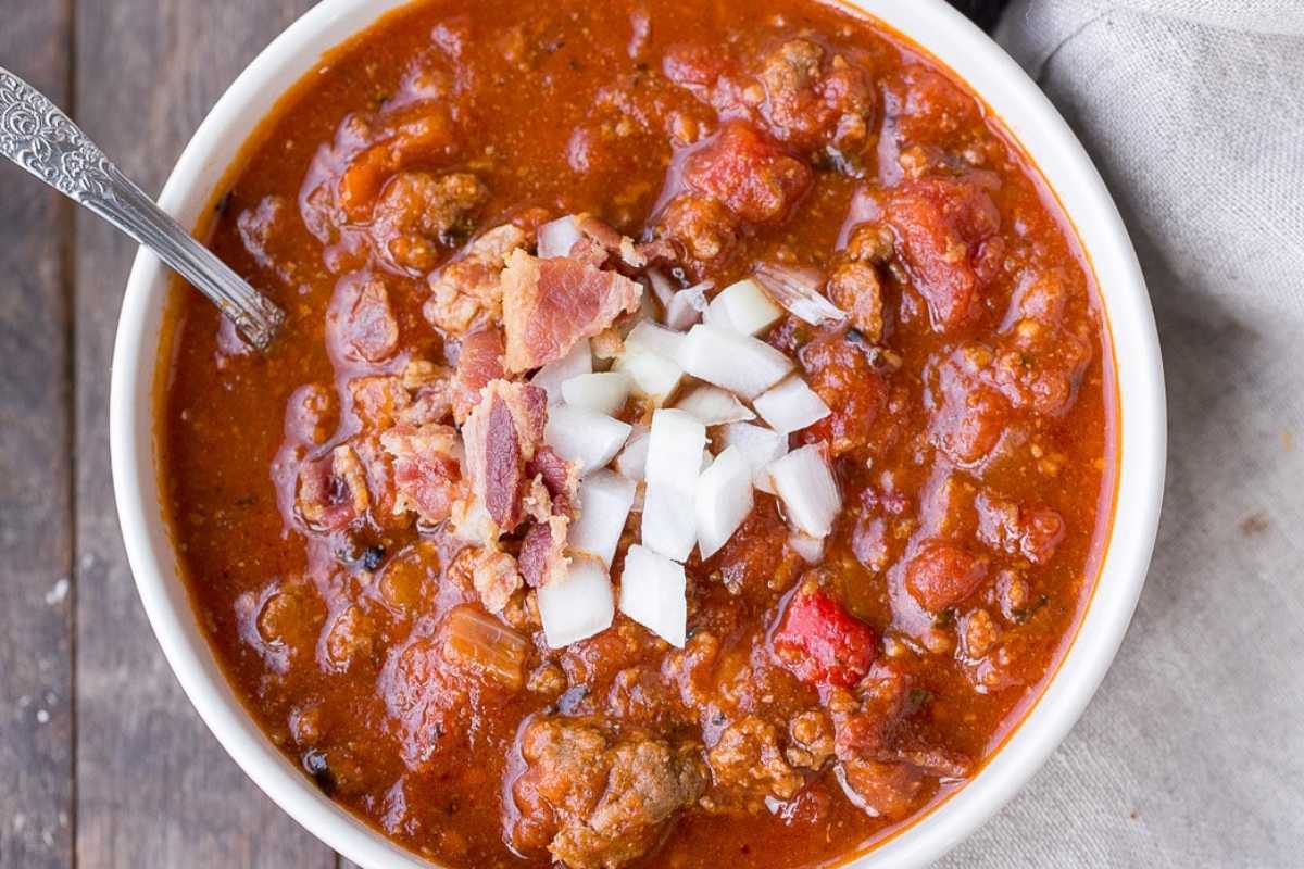 Paleo Chili (Whole30 + Keto). 