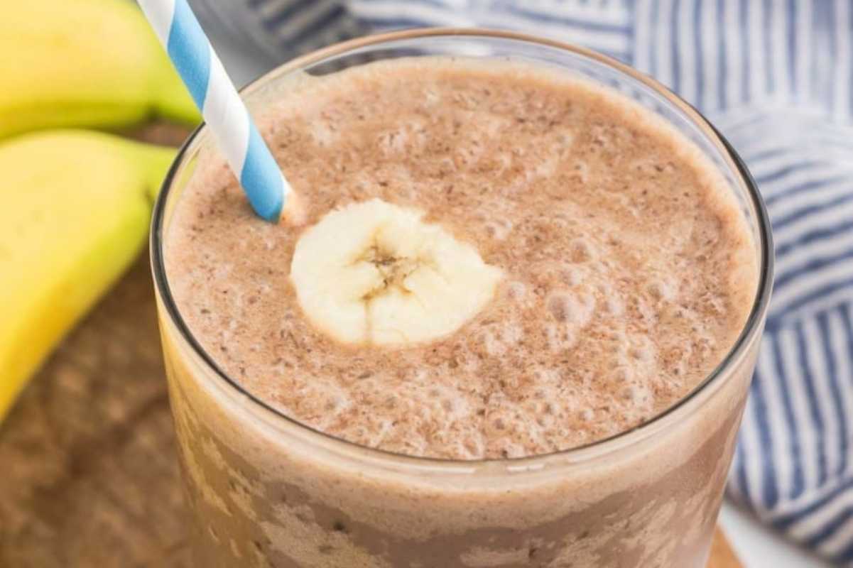 Peanut Butter Banana Smoothie With Protein Powder. 