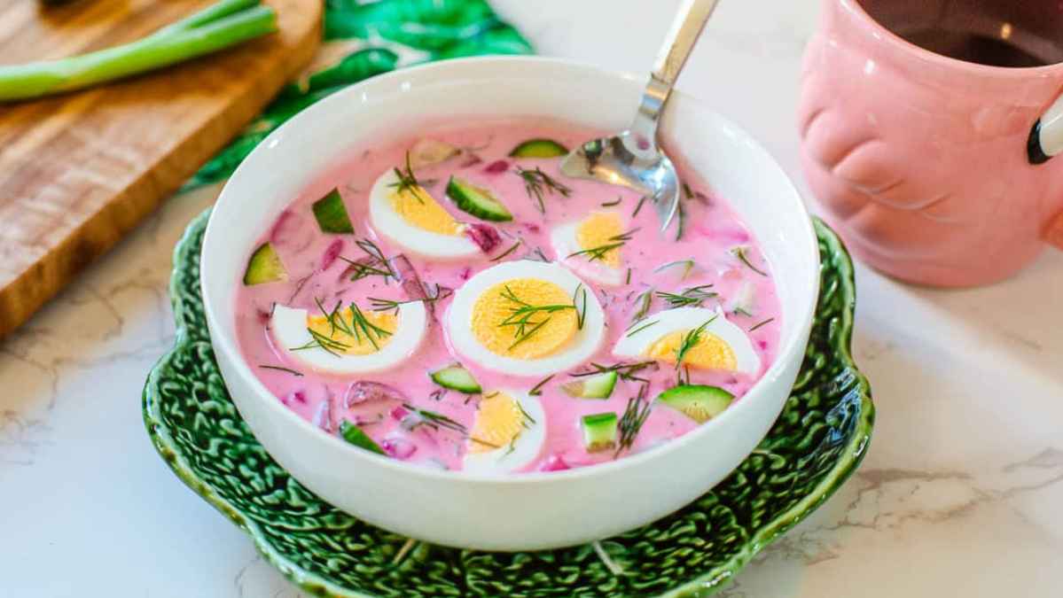 Šaltibarščiai (Lithuanian Pink Soup).