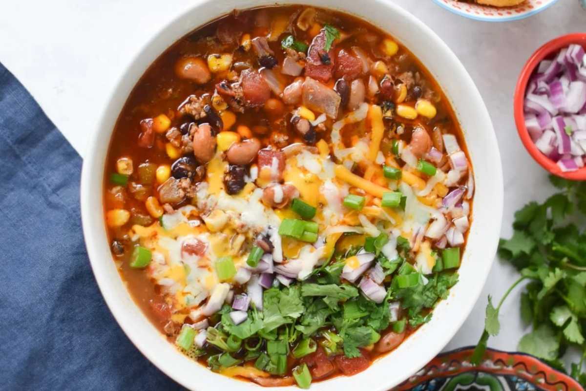 Slow Cooker Taco Soup Recipe. 