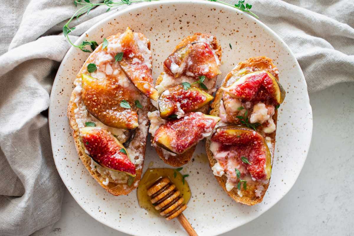 The Best Baked Feta Recipe With Figs And Honey. 