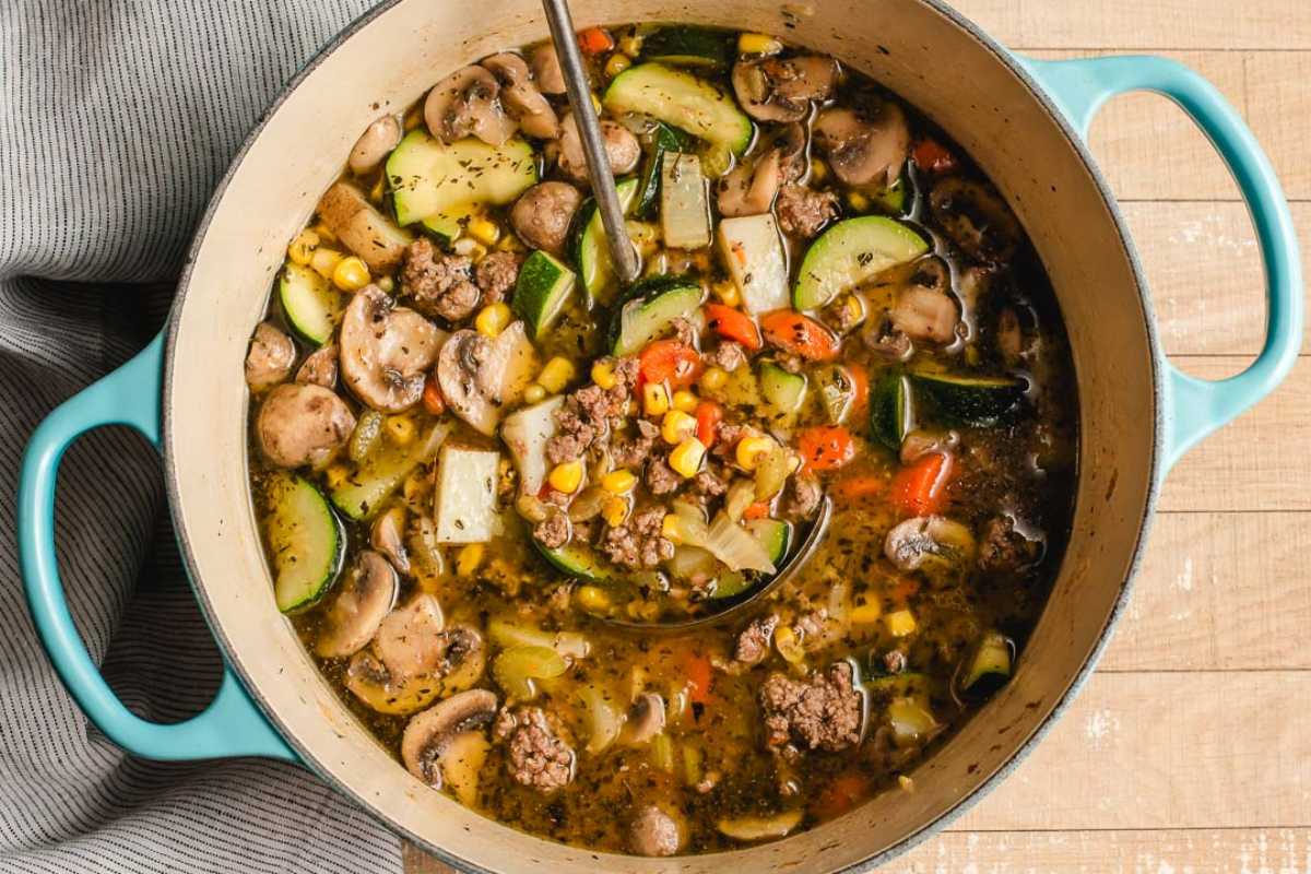 Vegetable Soup With Ground Beef. 