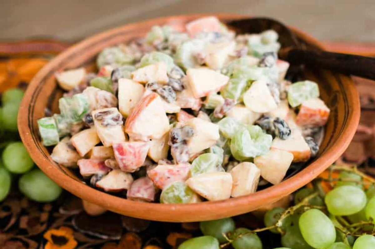 Waldorf Salad With Yogurt (No Mayo!). 
