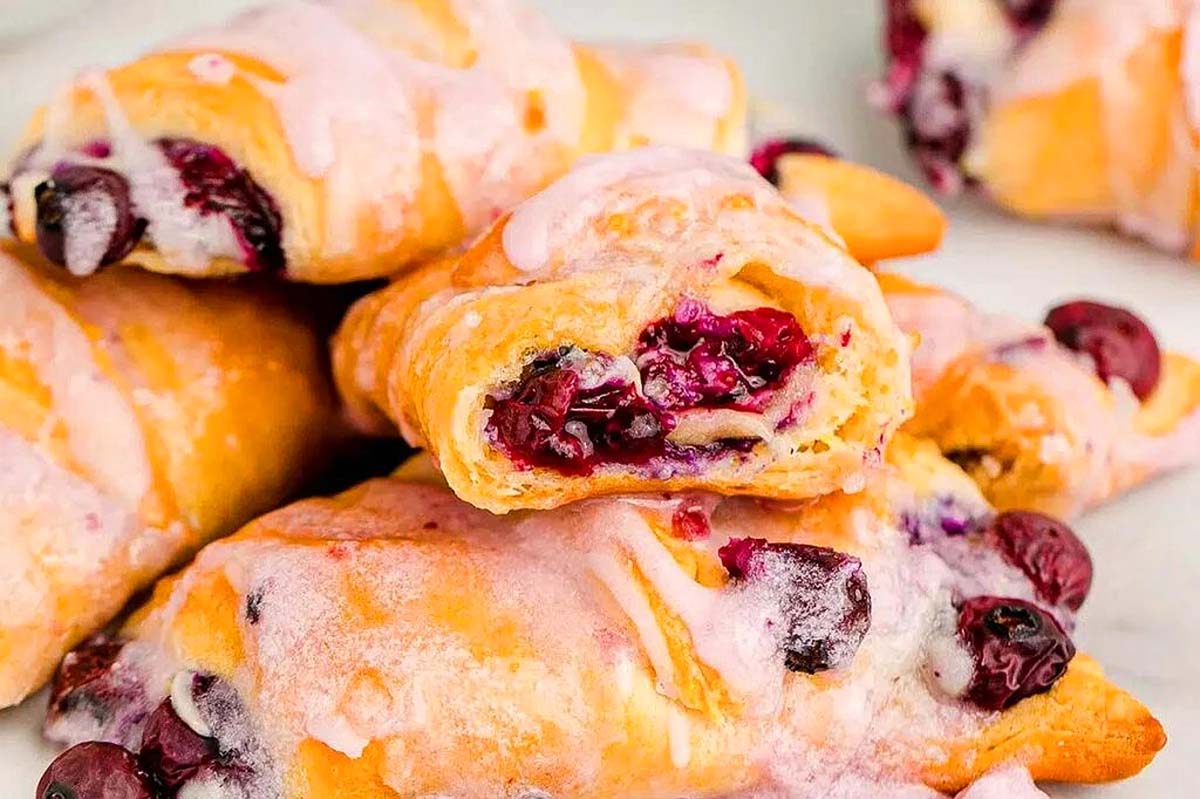 air fryer blueberry cream cheese crescents