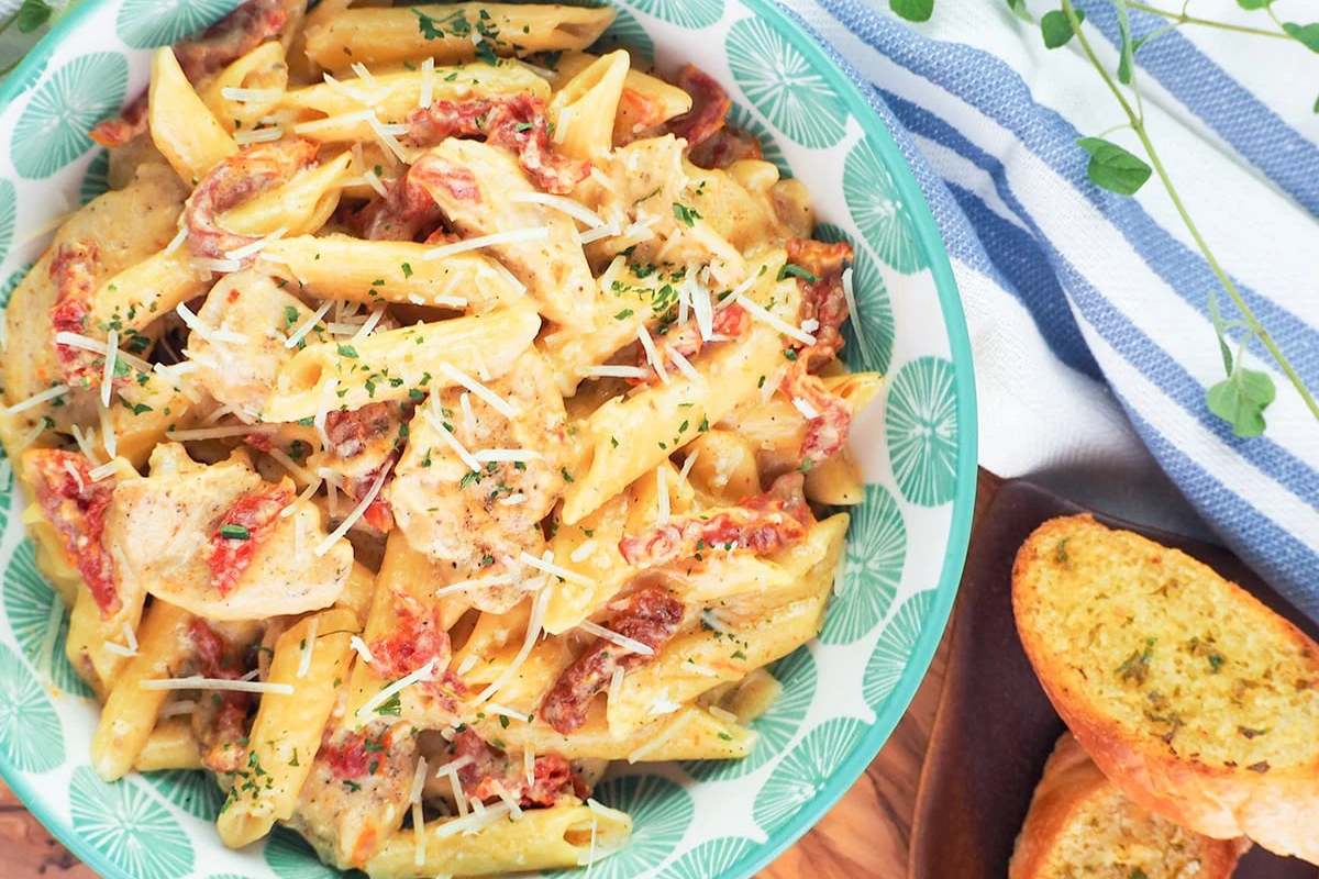 Instant Pot Olive Garden Chicken Pasta. 