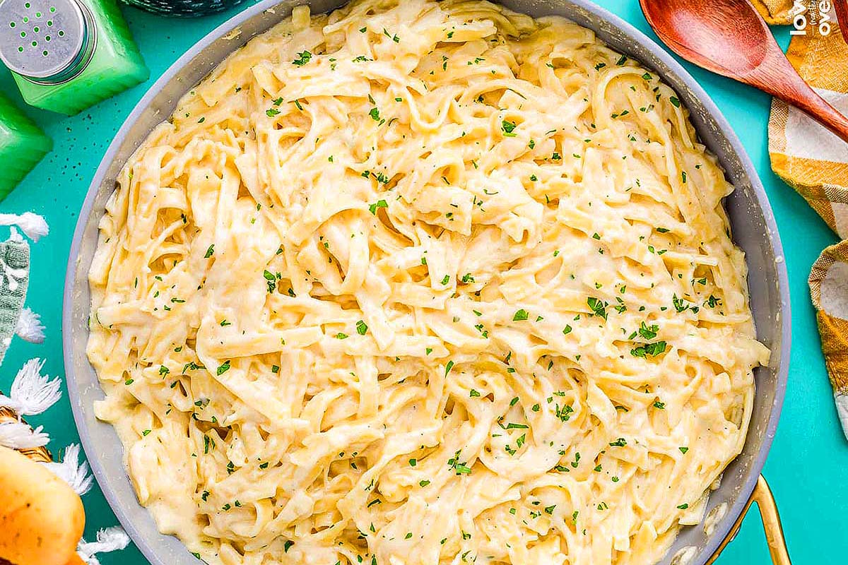 Copycat Olive Garden Alfredo Recipe.