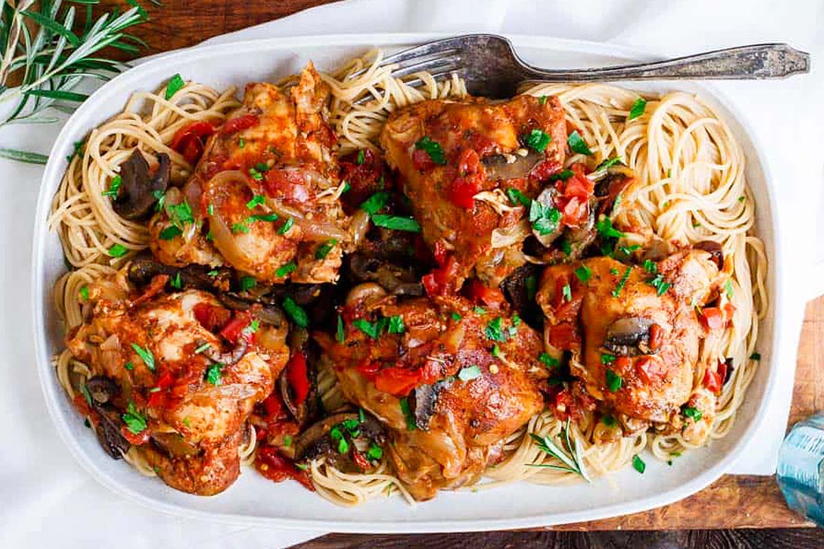 Easy Slow Cooker Chicken Cacciatore. 