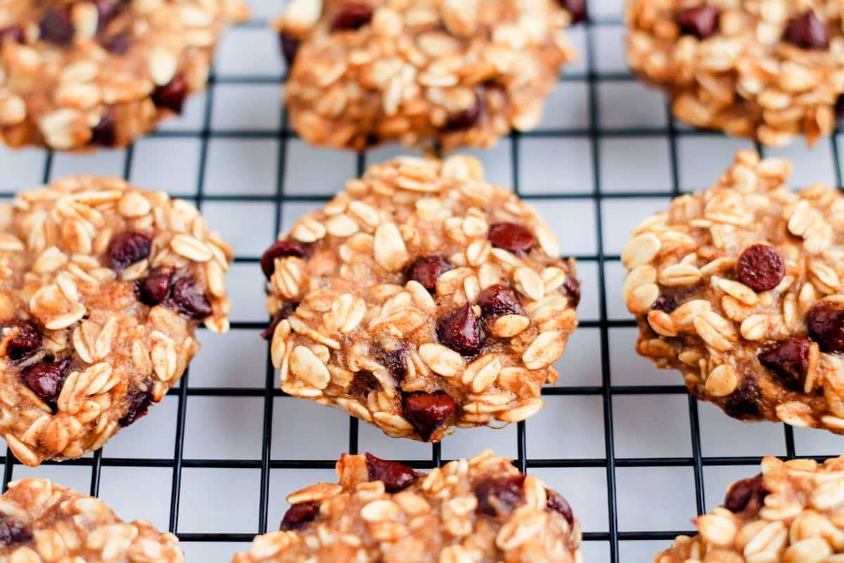 3-Ingredient Oatmeal Cookies. 