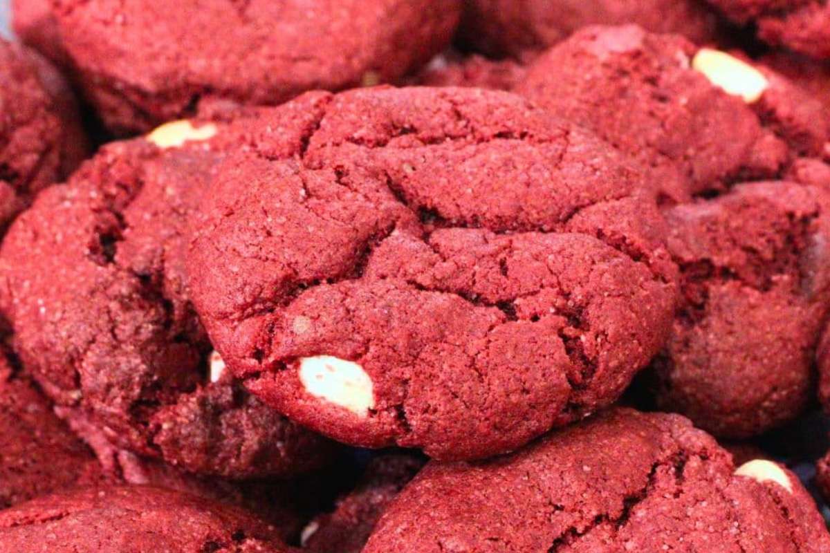 4 Ingredient Red Velvet Air Fryer Cake Mix Cookies.
