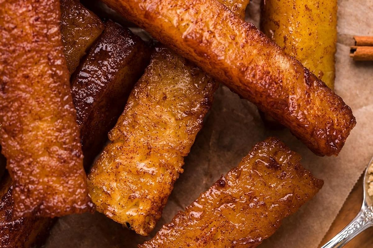 Cooked pineapple on a plate.