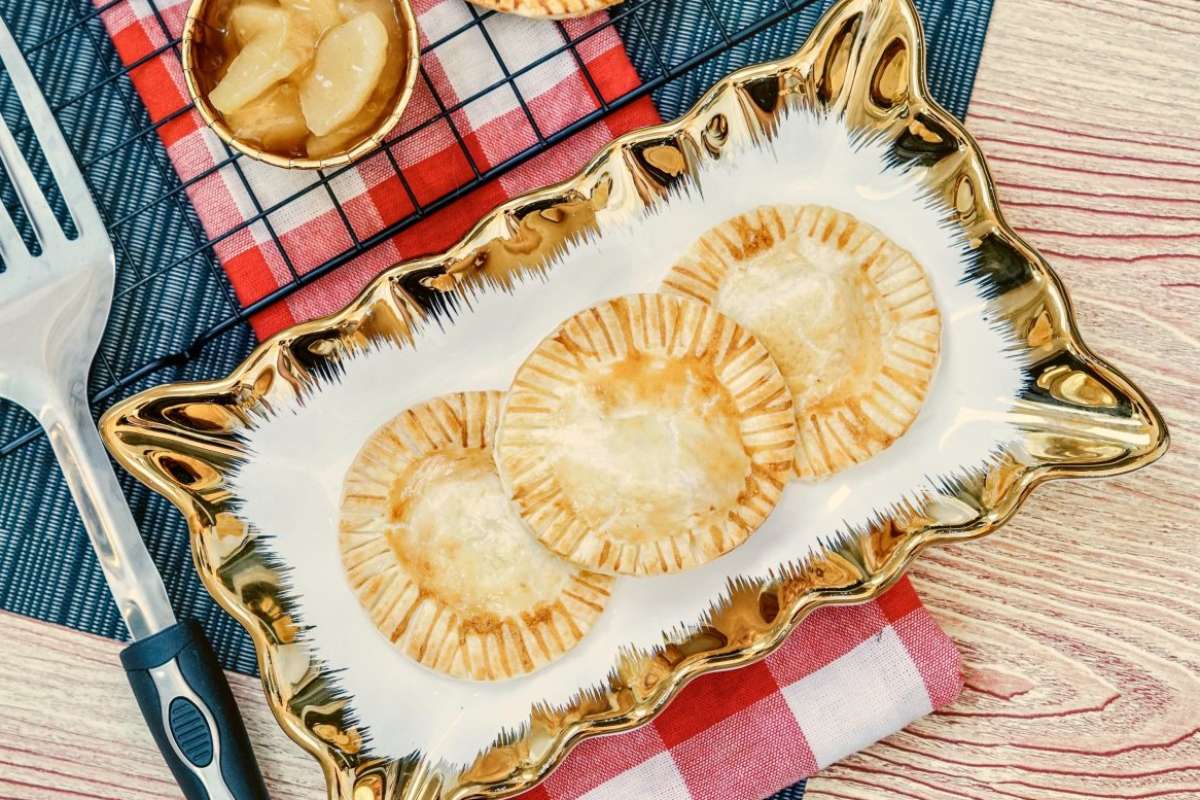 Apple Hand Pies With Pie Crust In An Air Fryer. 