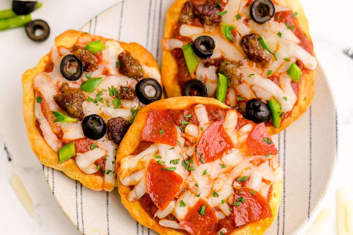 Air Fryer Mini Pizzas. 