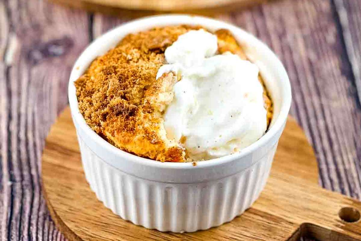 Air Fryer Peach Cobbler Recipe. 