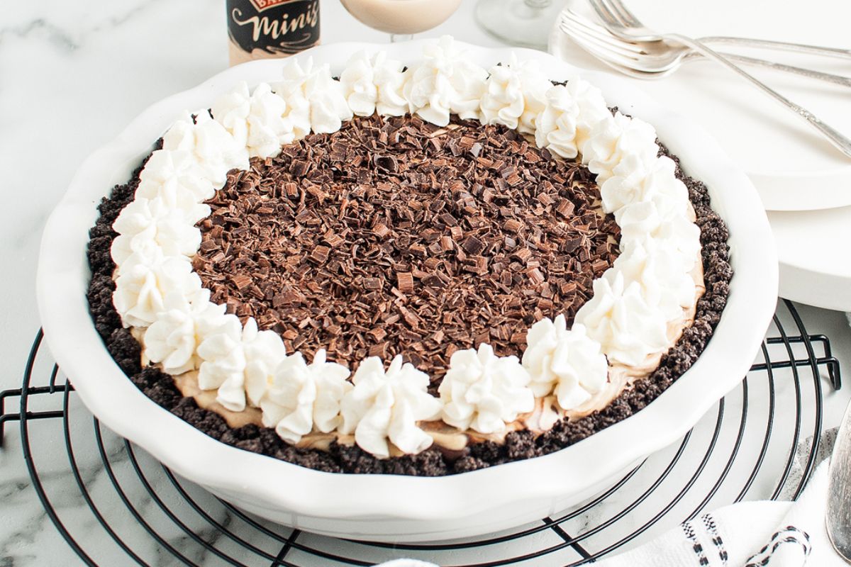 BaileyS Irish Cream No Bake Pie With Oreo Crust