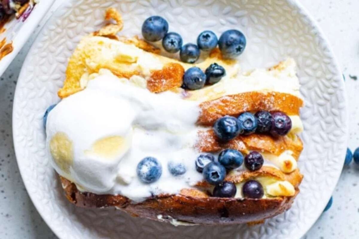 Baked French Toast With Cream Cheese And Blueberries. 