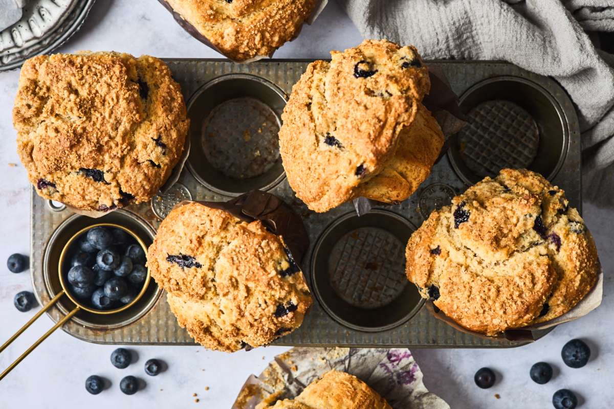 Bakery Style Blueberry Streusel Muffins. 