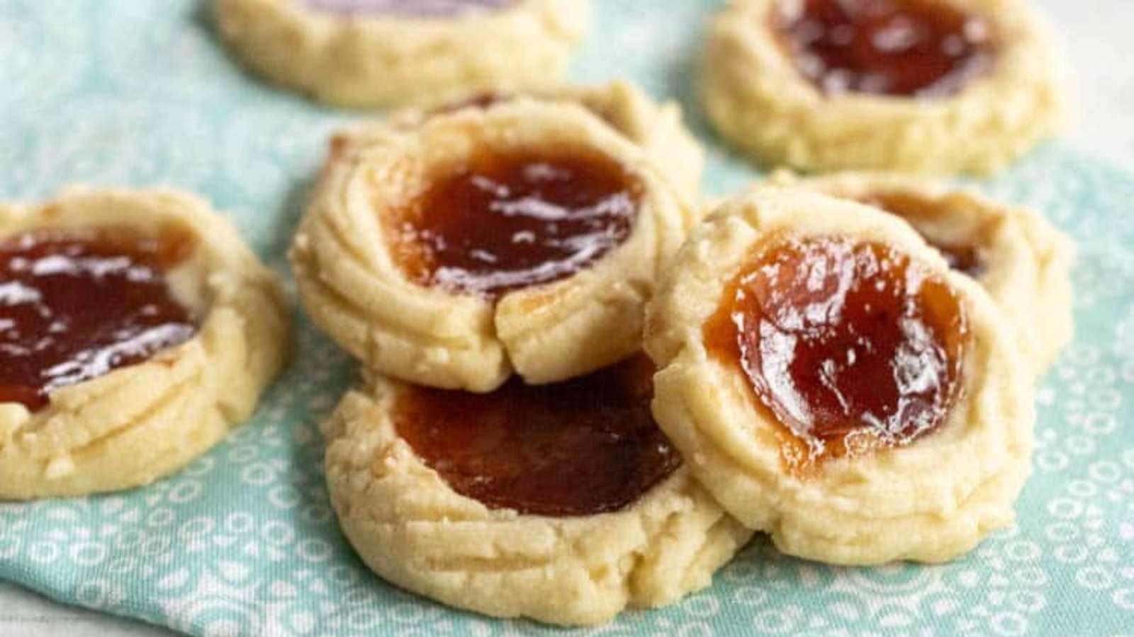 Strawberry Shortbread Cookies recipe by Baking Me Hungry.