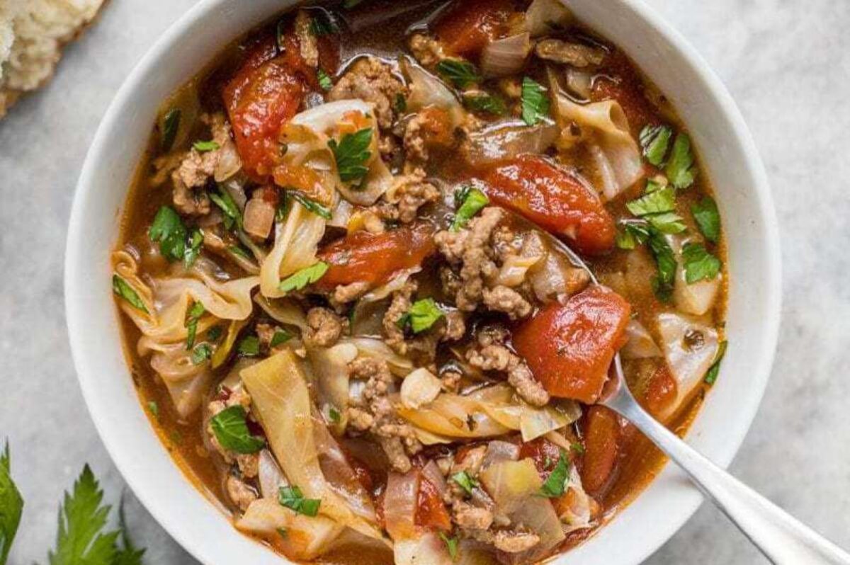 Beef And Cabbage Soup. 