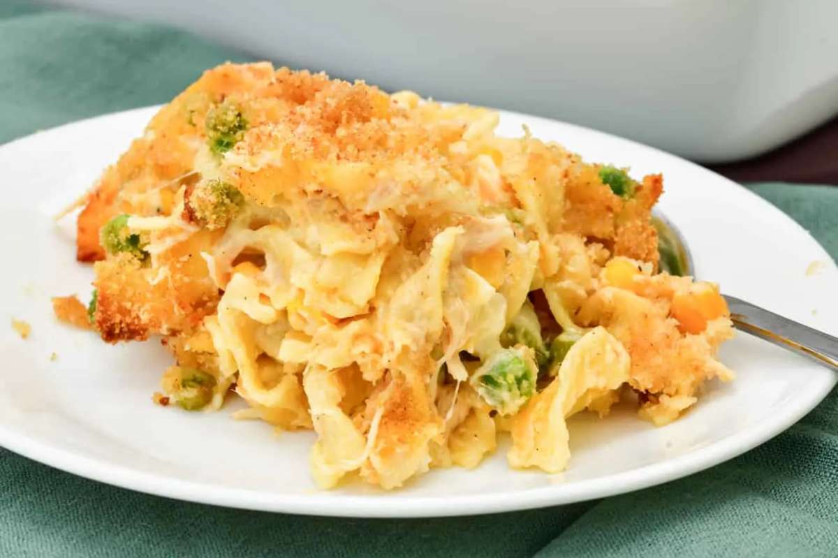Best Easy Chicken Noodle Casserole with Egg Noodles Ever. 