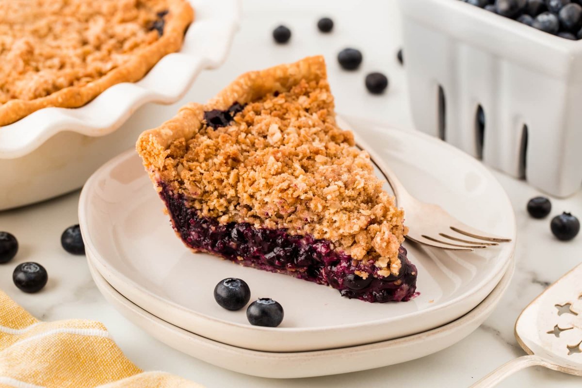 Blueberry Crumble Pie