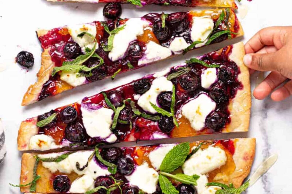 Blueberry Flatbread With Goat Cheese. 