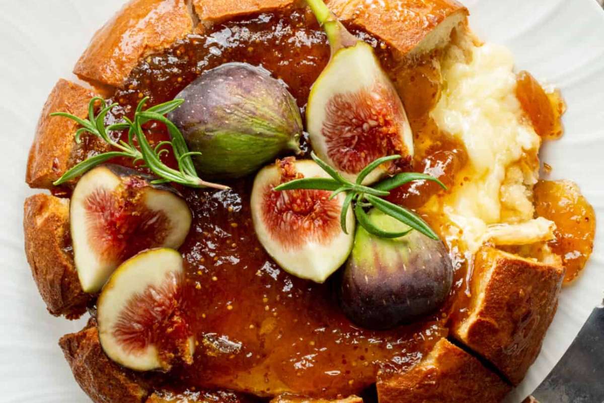 Bread Bowl Baked Brie with Fig Preserves