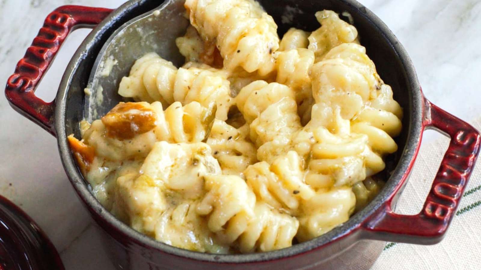 Smoked Hatch Chile Mac And Cheese recipe by Carne Diem.