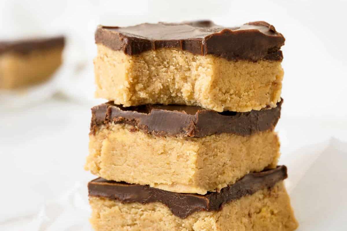 Chocolate Peanut Butter Fudge (Buckeye Fudge). 