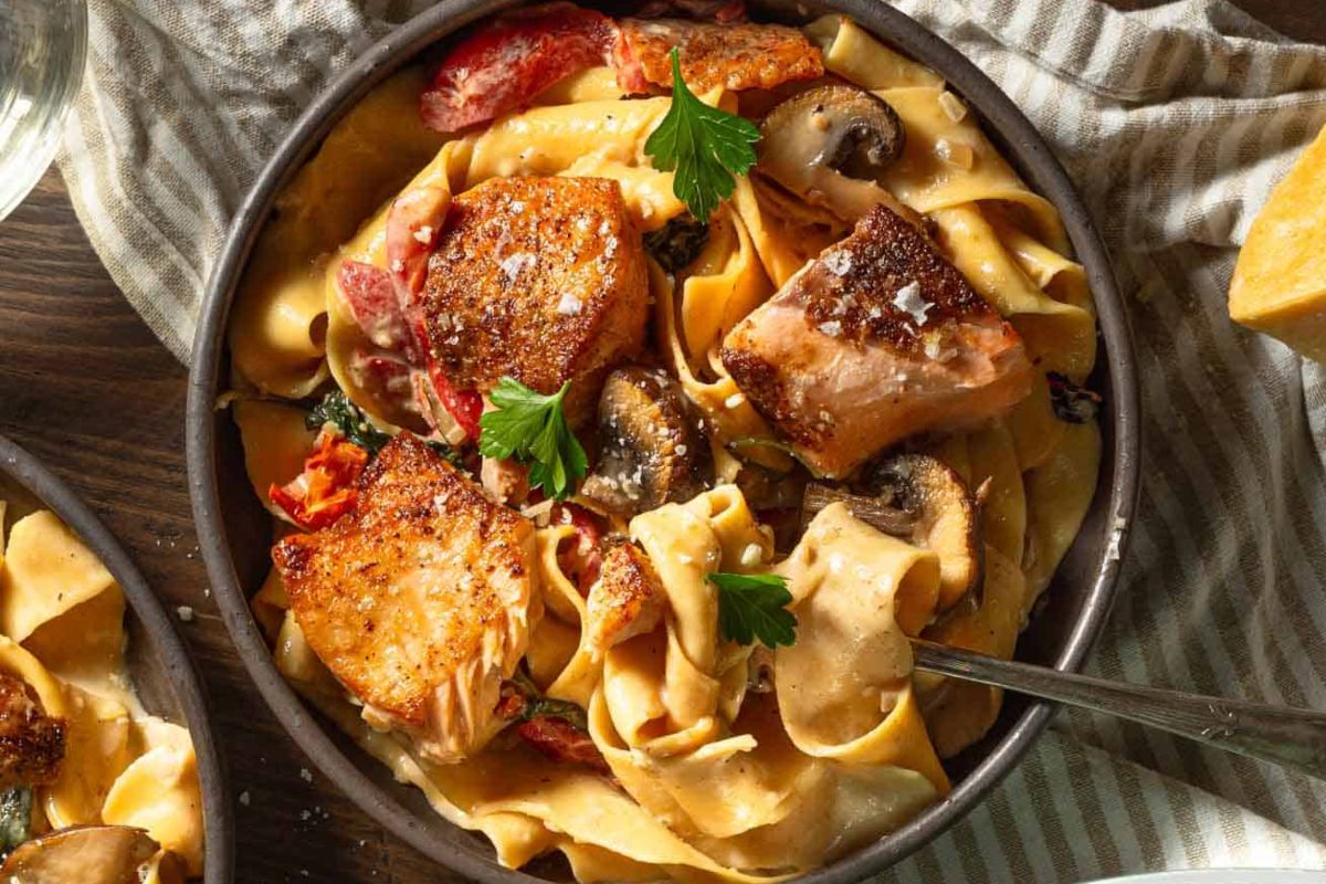 Creamy Cajun Salmon Alfredo Pasta
