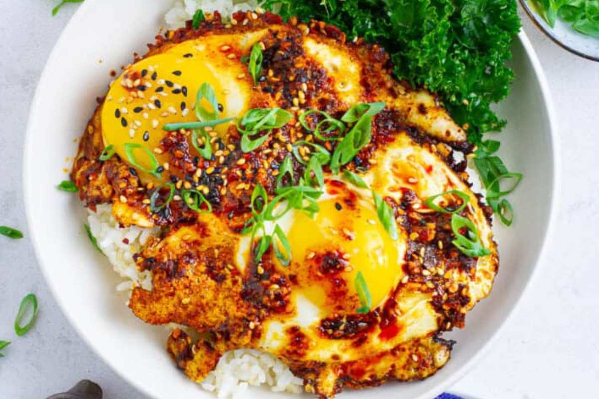 Crispy Chili Oil Eggs. 