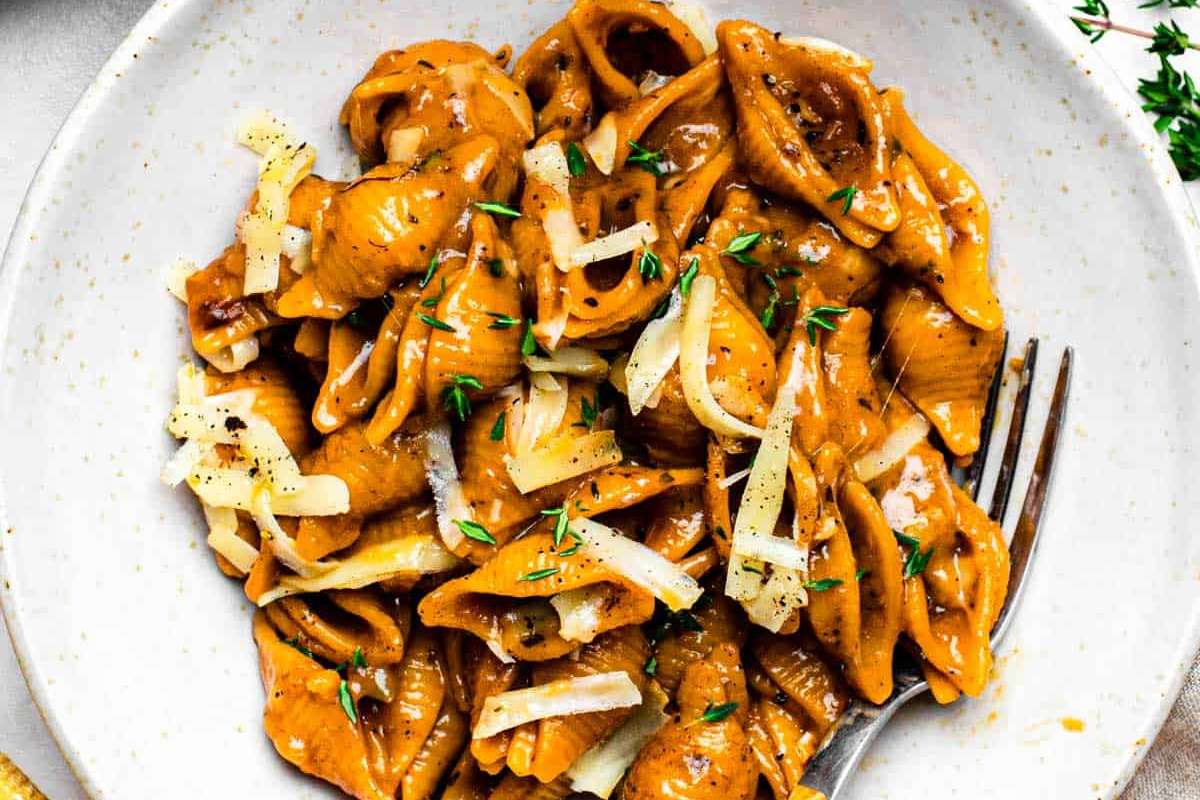 Easy French Onion Pasta 