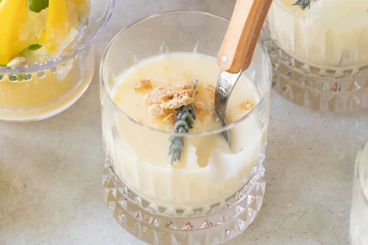 Easy Lemon Pots Recipe With Lavender. 