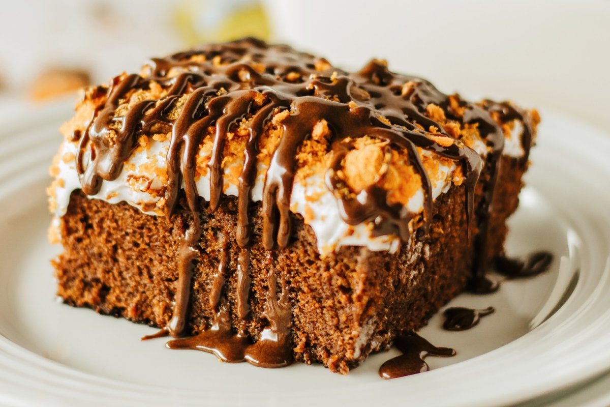 Easy Butterfinger Cake