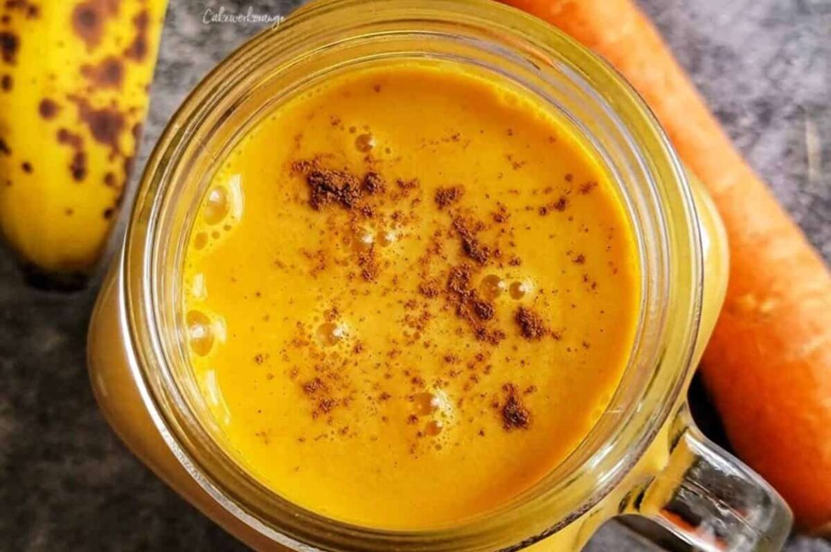Easy Carrot Banana Smoothie Recipe With Dates. 