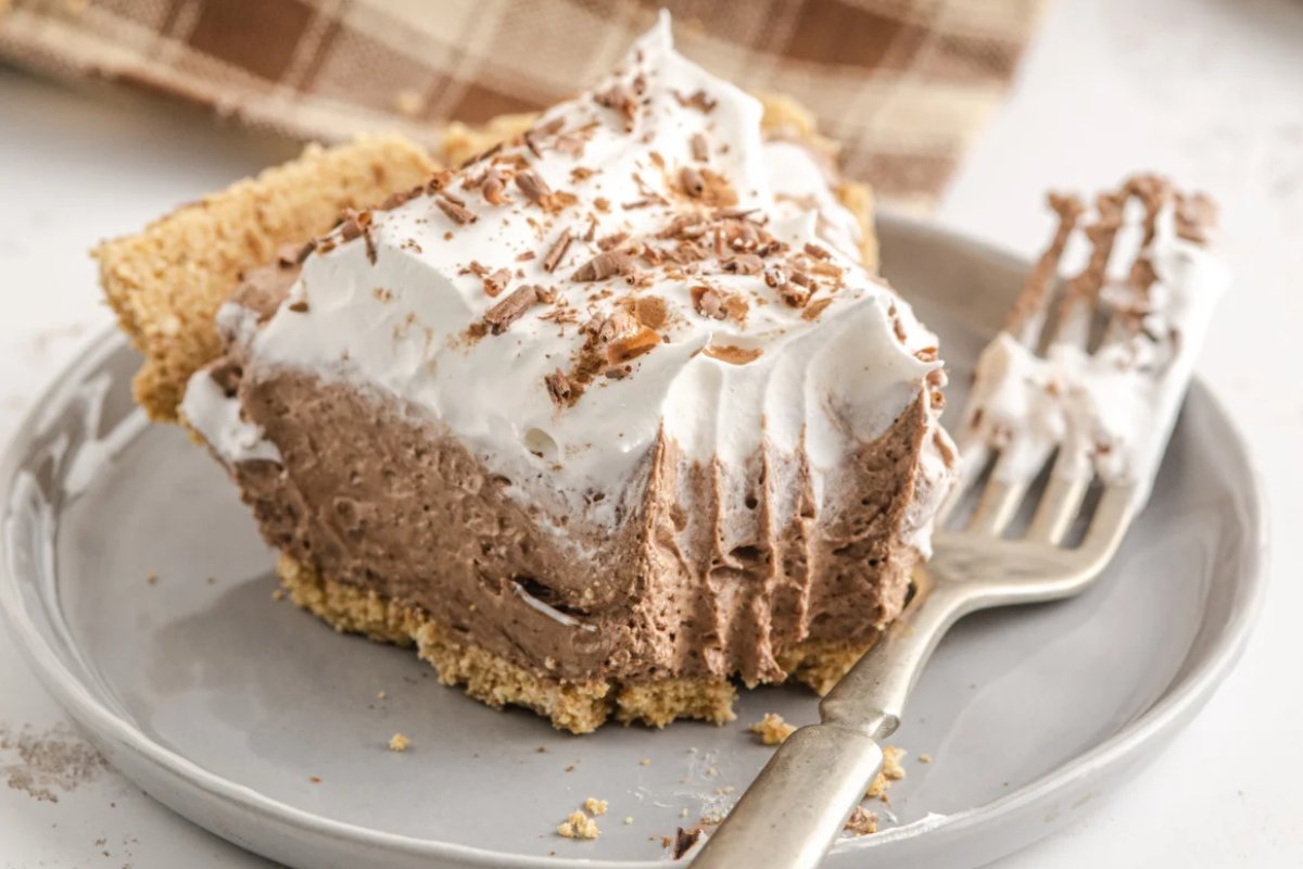 Easy Chocolate Cream Cheese Pie