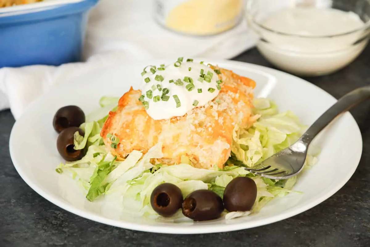 Easy Green Chicken Enchilada Casserole Bake