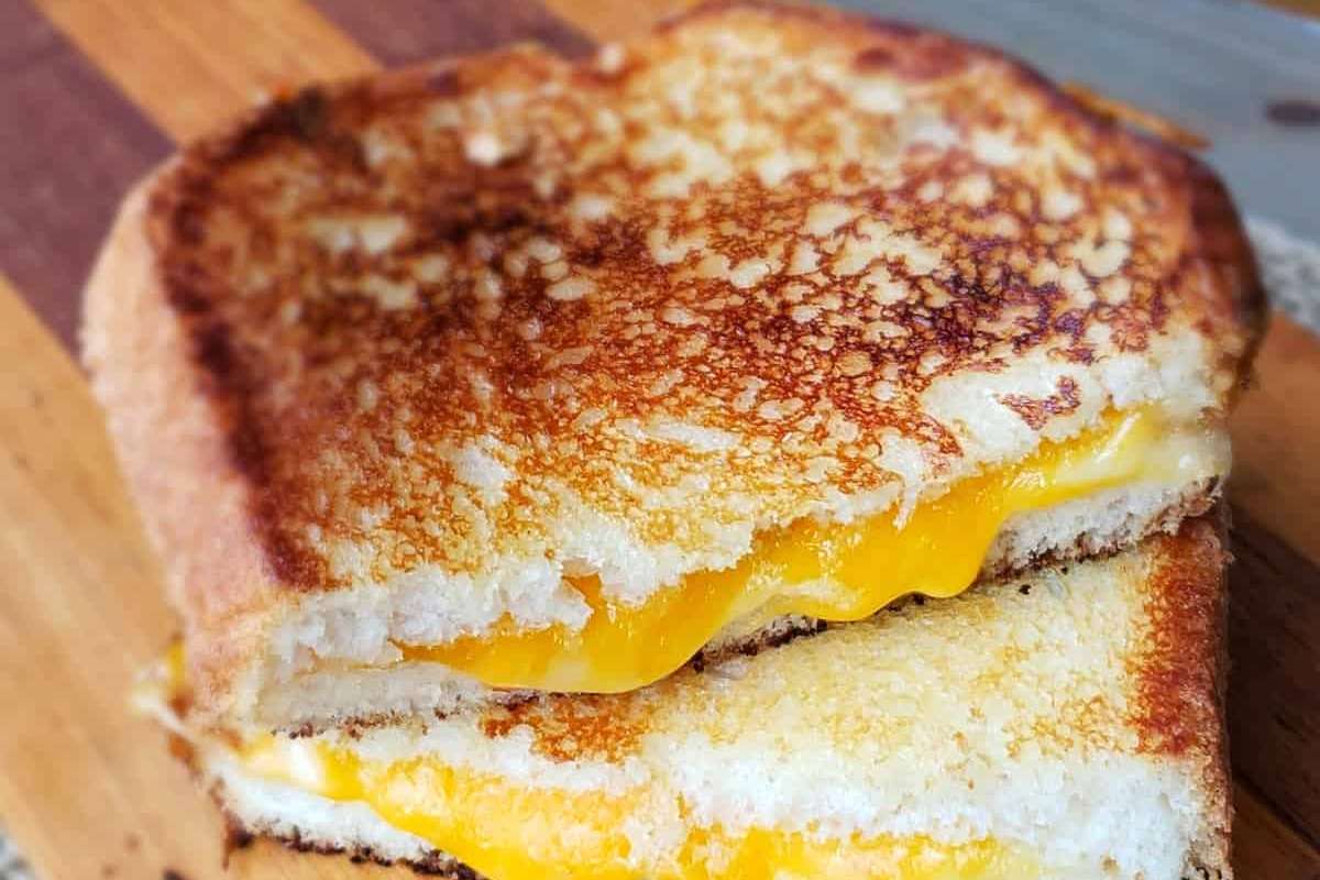 Easy Grilled Cheese Sandwich.