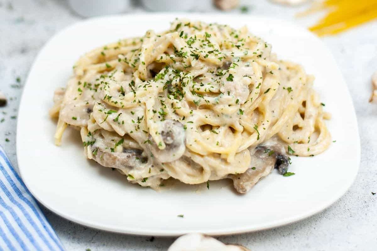 Easy Instant Pot Chicken Mushroom Tetrazzini Recipe. 
