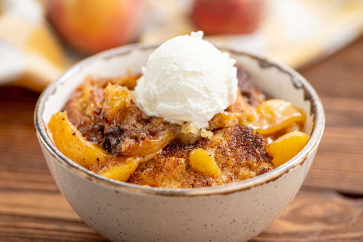 Easy Southern Peach Cobbler.