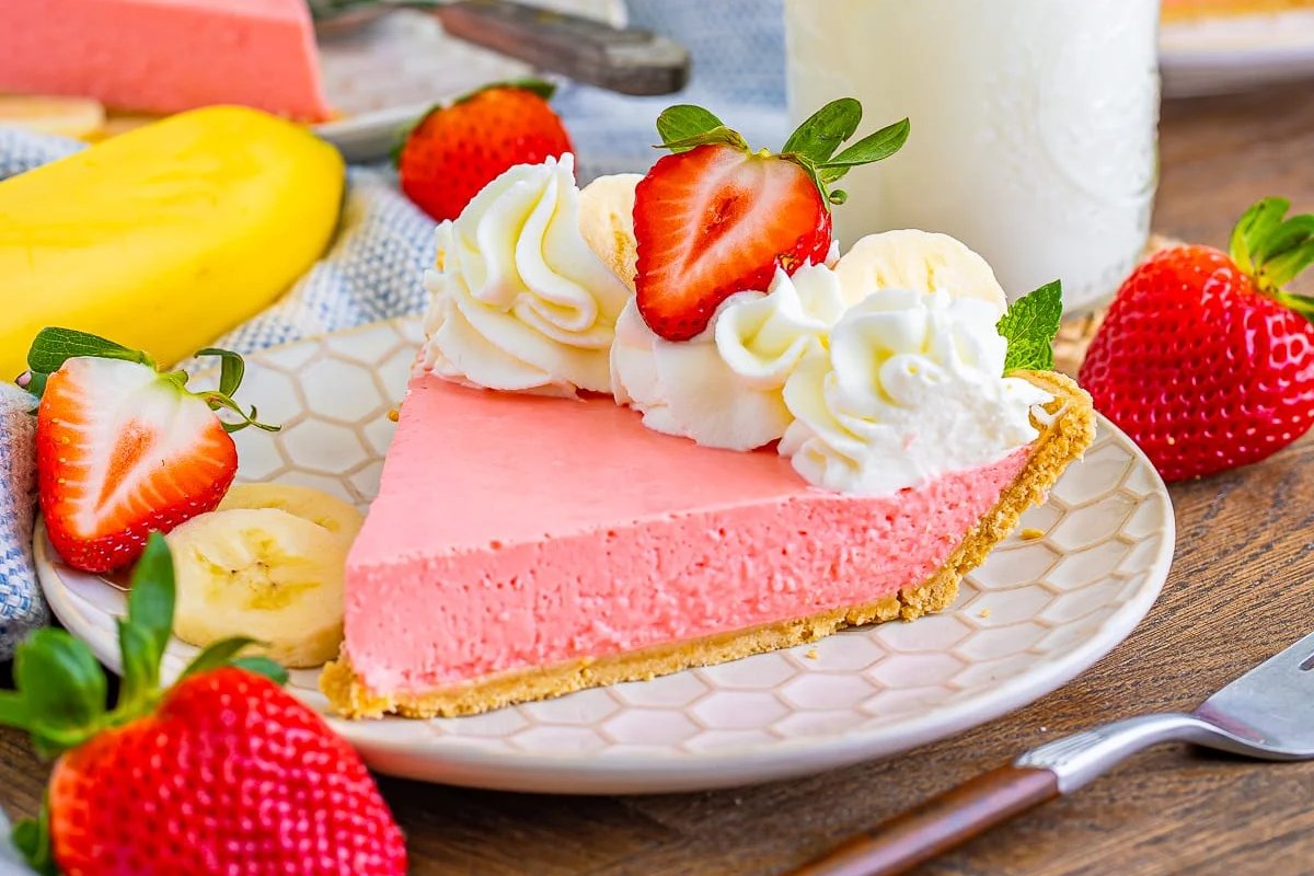 Easy Strawberry Banana Jello Pie
