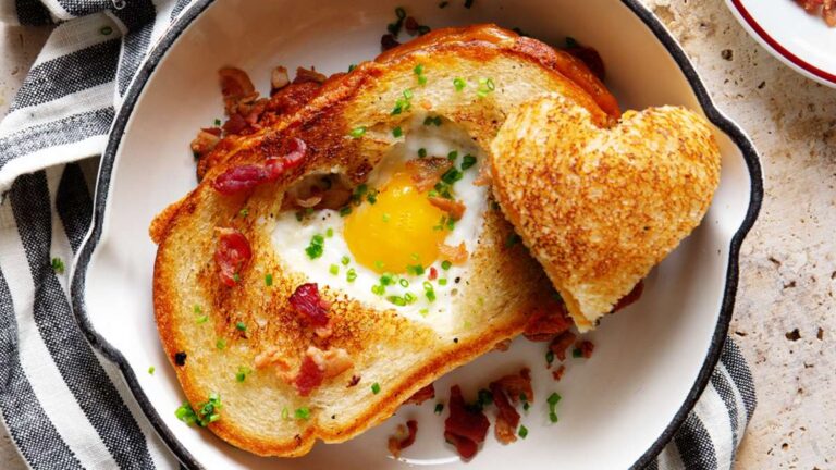 Egg in a Hole Grilled Cheese.