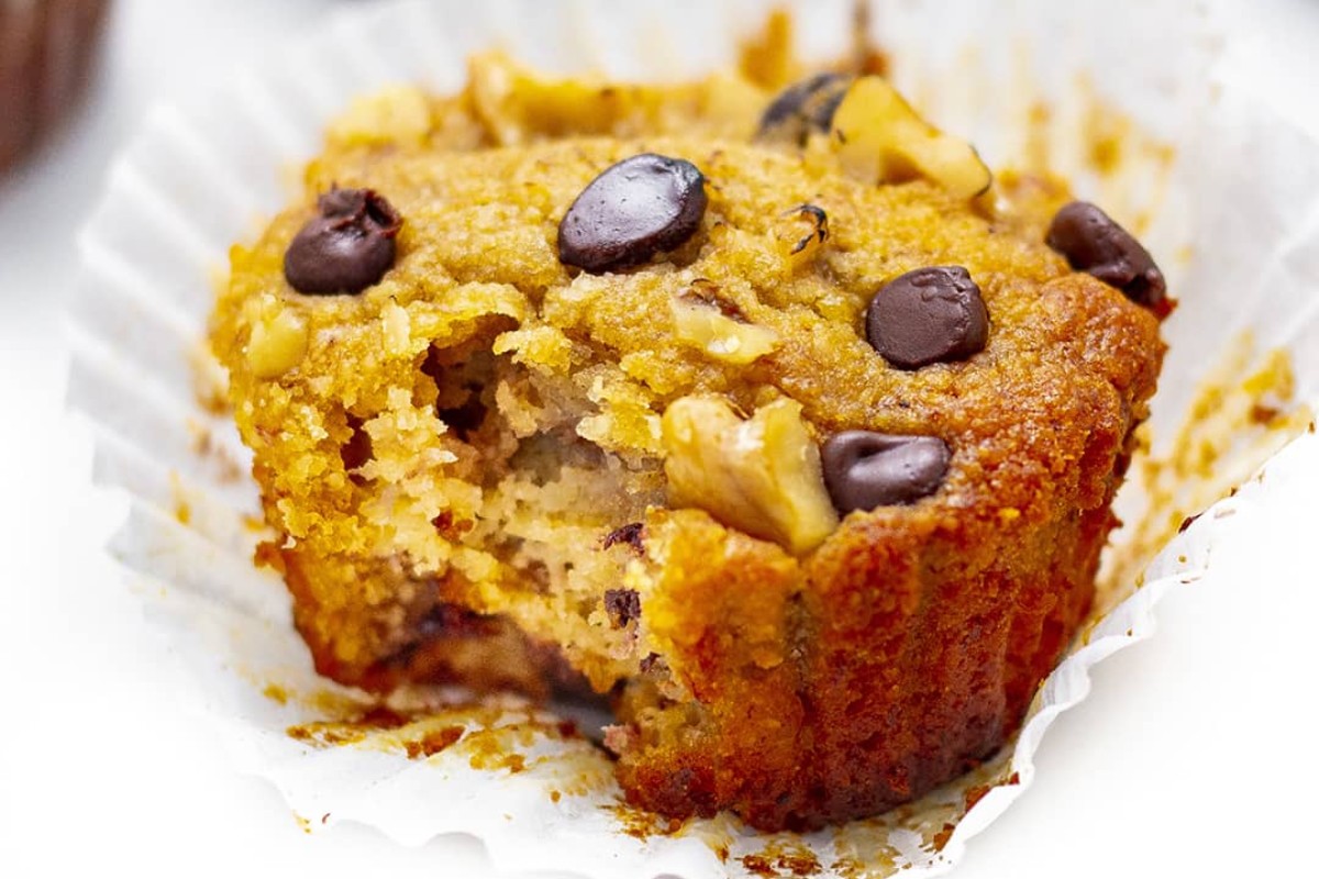 Healthy Chocolate Chip Banana Muffins