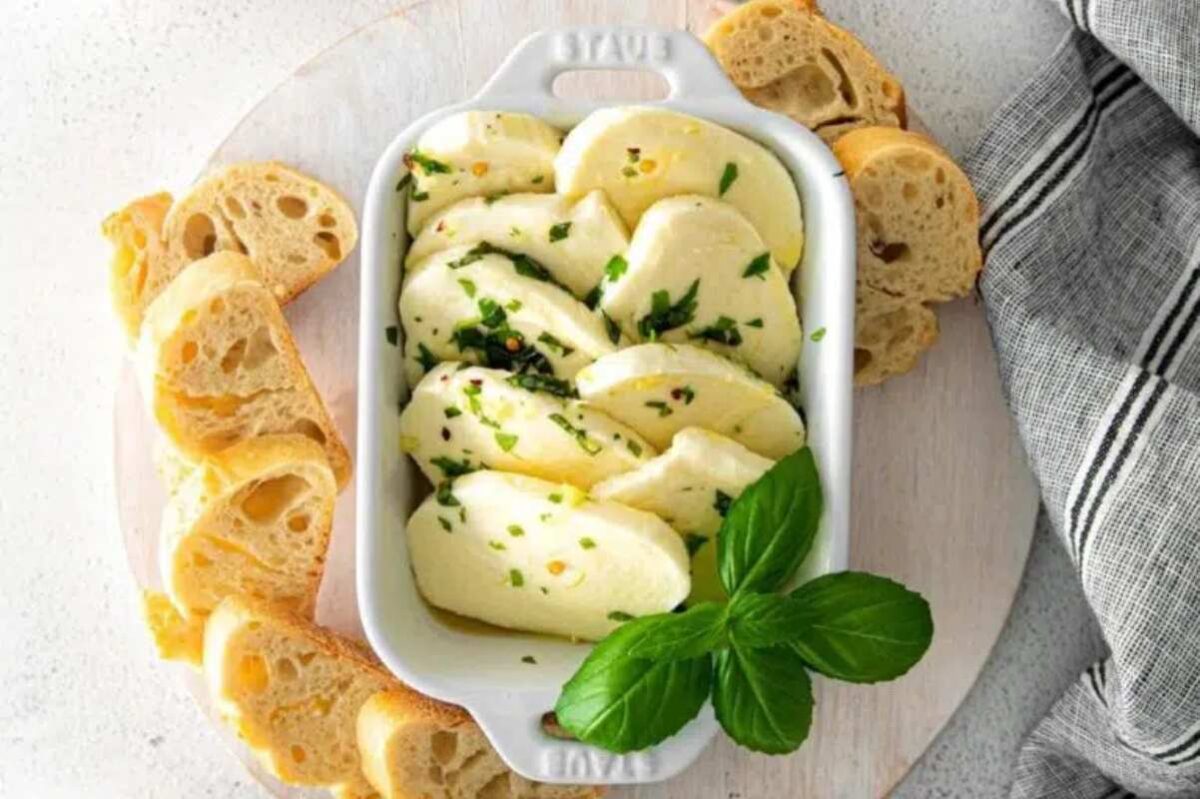 Herby Marinated Cheese. 
