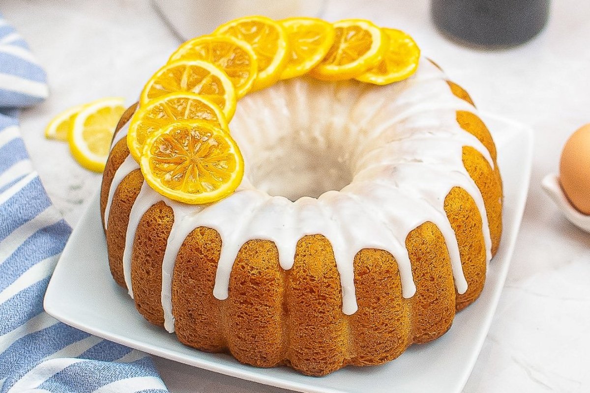 Homemade Lemon Bundt Cake