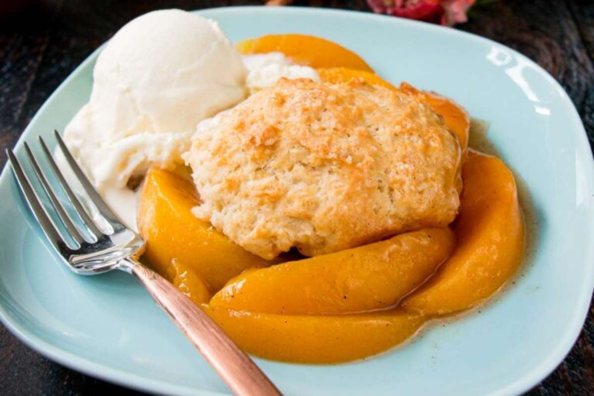 Homemade Peach Cobbler {With Biscuits}.