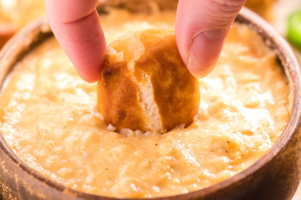 JALAPENO CHEESE STUFFED PRETZEL BITES